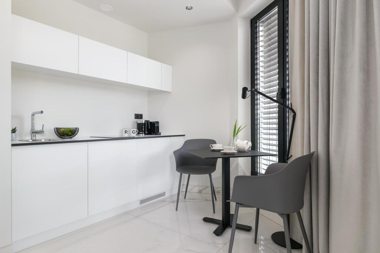 Centro Design Apartments - Polwiejska ポズナン エクステリア 写真