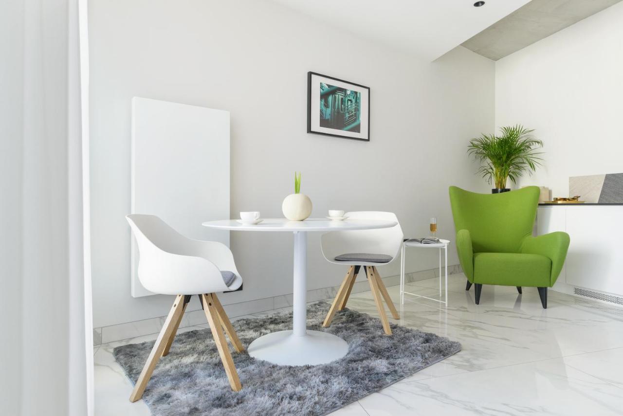 Centro Design Apartments - Polwiejska ポズナン エクステリア 写真