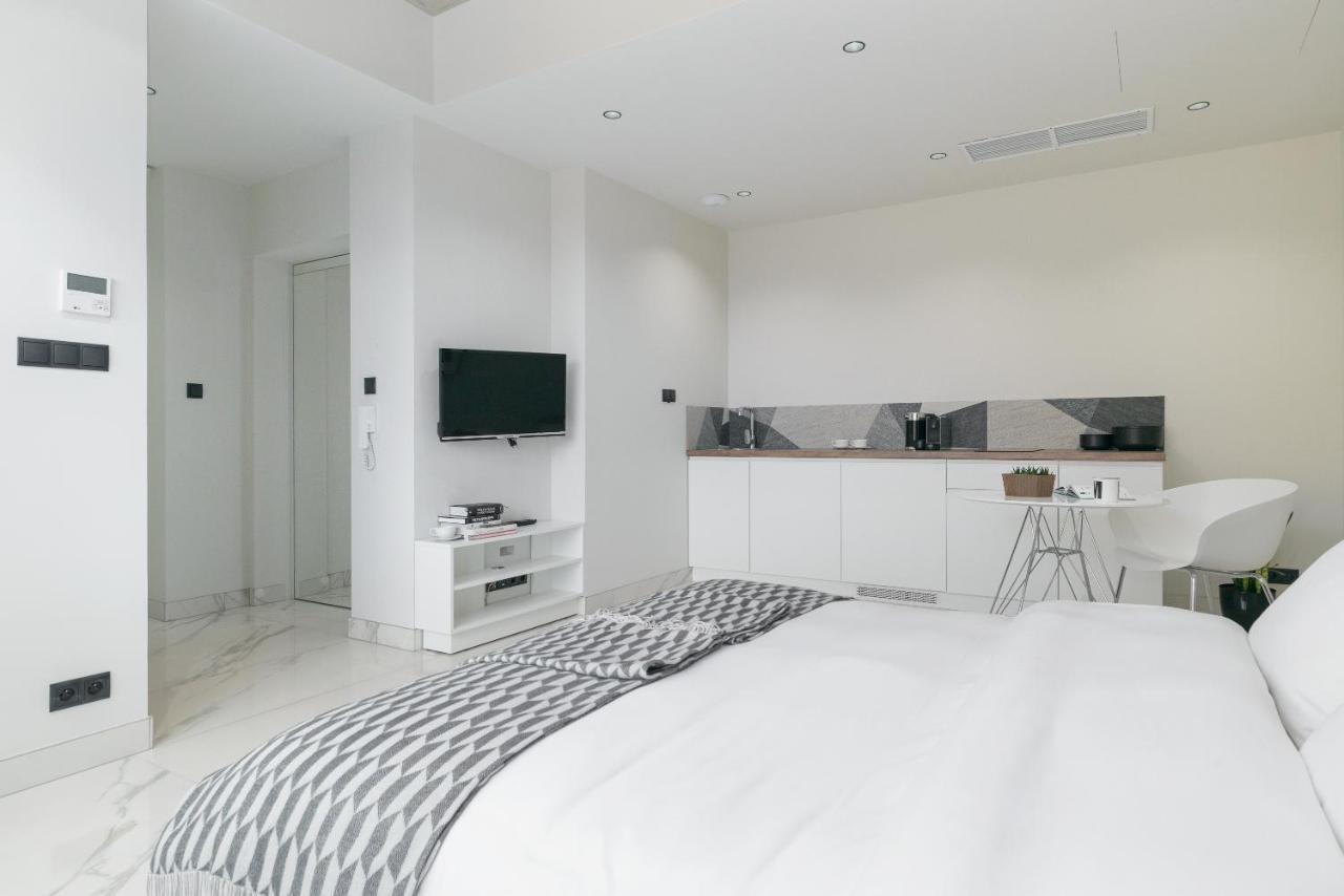 Centro Design Apartments - Polwiejska ポズナン エクステリア 写真