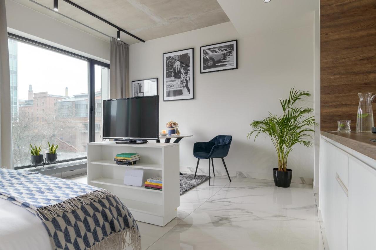 Centro Design Apartments - Polwiejska ポズナン エクステリア 写真